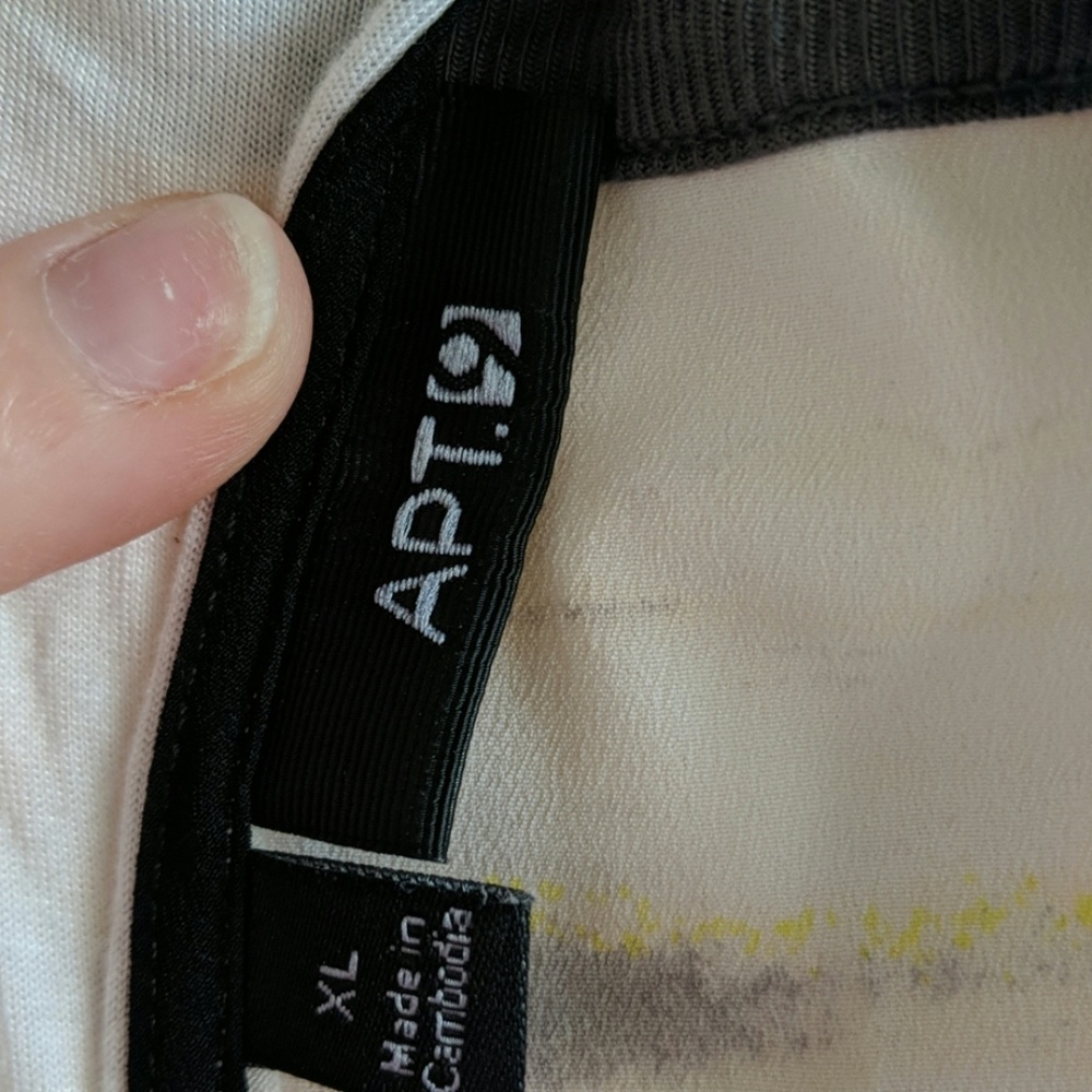 Tank top - Picture 3 of 3
